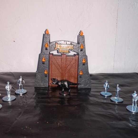 Replacement Jurassic Park Monopoly token pieces 7, Jurassic Park gate - Picture 12 of 12